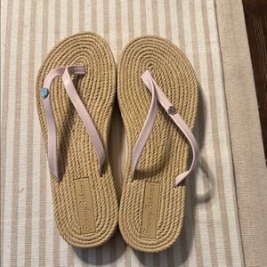 Tommy Bahama sandals